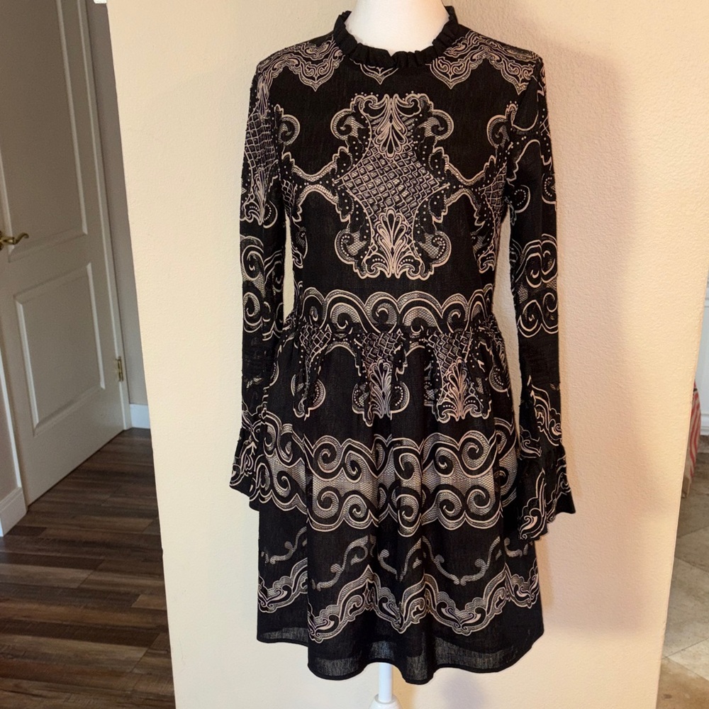 Endless Rose Black and Cream Long-Sleeve lace Dress